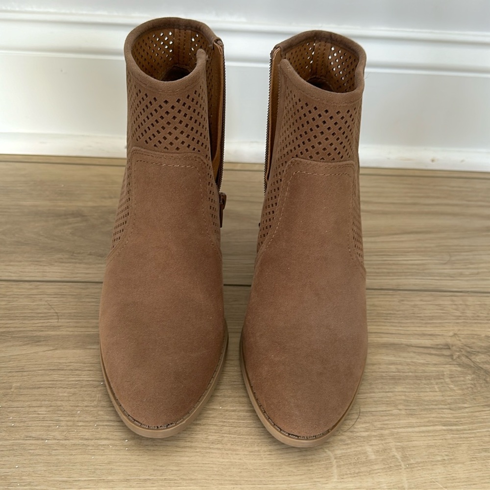 Universal Thread Ankle Boot 6.5